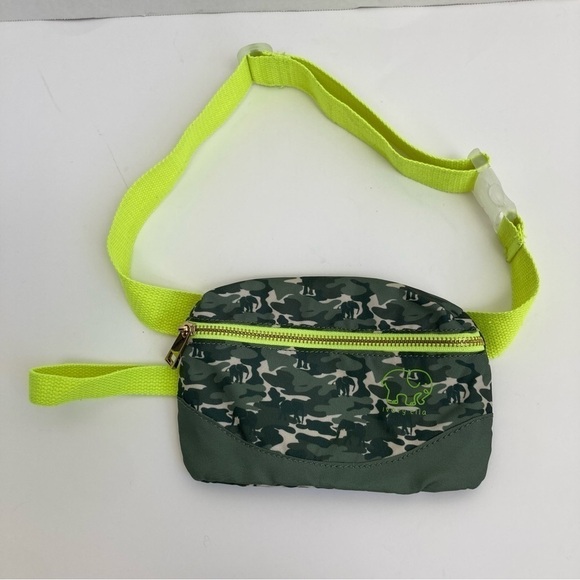Ivory Ella Camo Sling Bag Green Waist Pack Fanny Pack Wristlet Bag Sling Bags OS - Picture 2 of 12